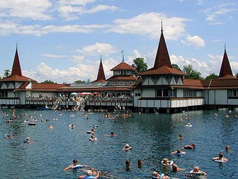 Joker Villa Apartmanhaus Hévíz Екстериор снимка