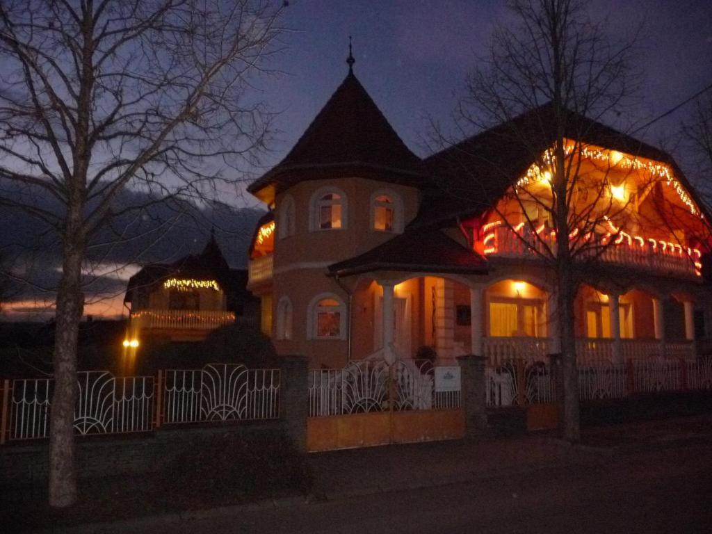 Joker Villa Apartmanhaus Hévíz Стая снимка